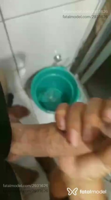 Acompanhante homem com cabelo castanho de olhos castanhos em Curitiba Acompanhante homem com cabelo castanho de olhos castanhos em Curitiba - Beber Dado