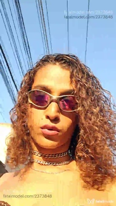 Acompanhante mulher trans com cabelo castanho de olhos castanhos em Catalão - Bruuh