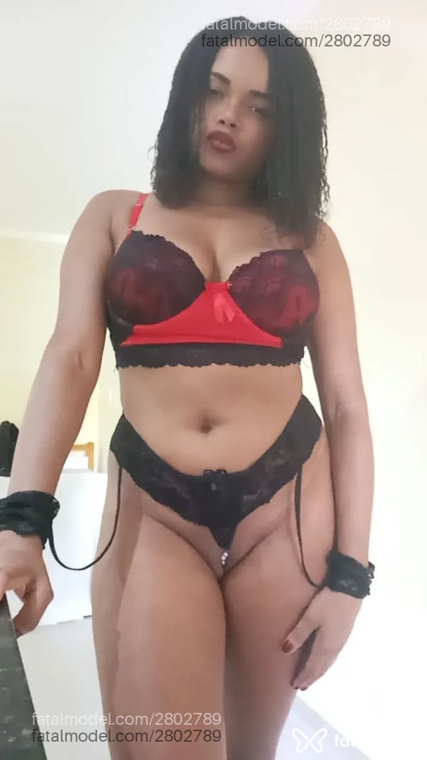 Acompanhante mulher com cabelo castanho de olhos castanhos em Santa Maria de Jetibá - Fernanda Amorim