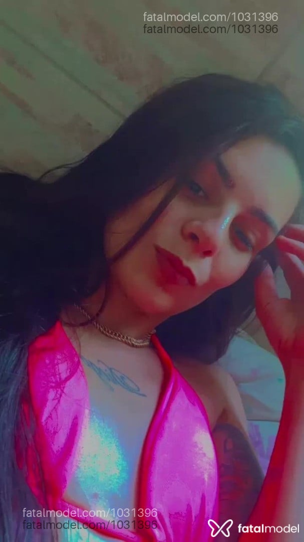 Acompanhante mulher ruiva (o) de olhos castanhos - Emilly