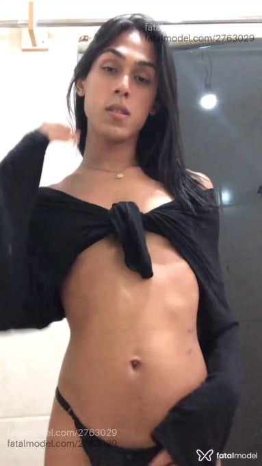 Acompanhante mulher trans morena (o) de olhos castanhos em Virtual - Luaar