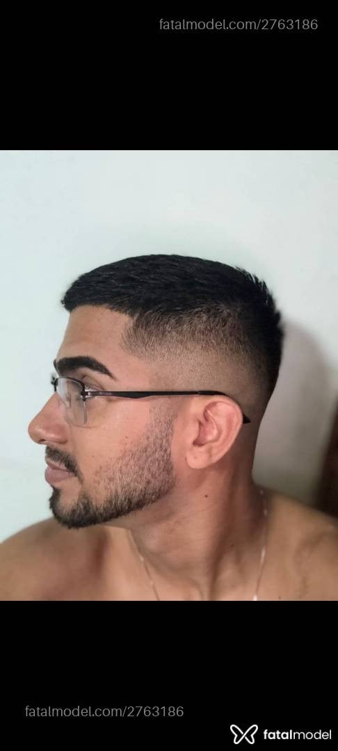 Acompanhante homem com cabelo castanho de olhos mel em Caucaia Acompanhante homem com cabelo castanho de olhos mel em Caucaia - Keevyn