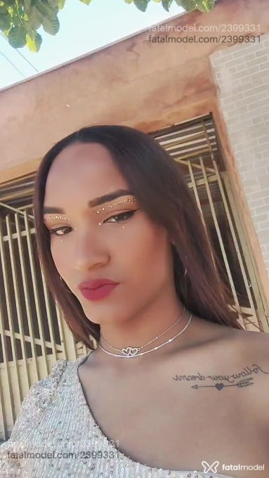 Acompanhante mulher trans com cabelo castanho de olhos castanhos em Santo Antônio da Platina - Isabella Arena