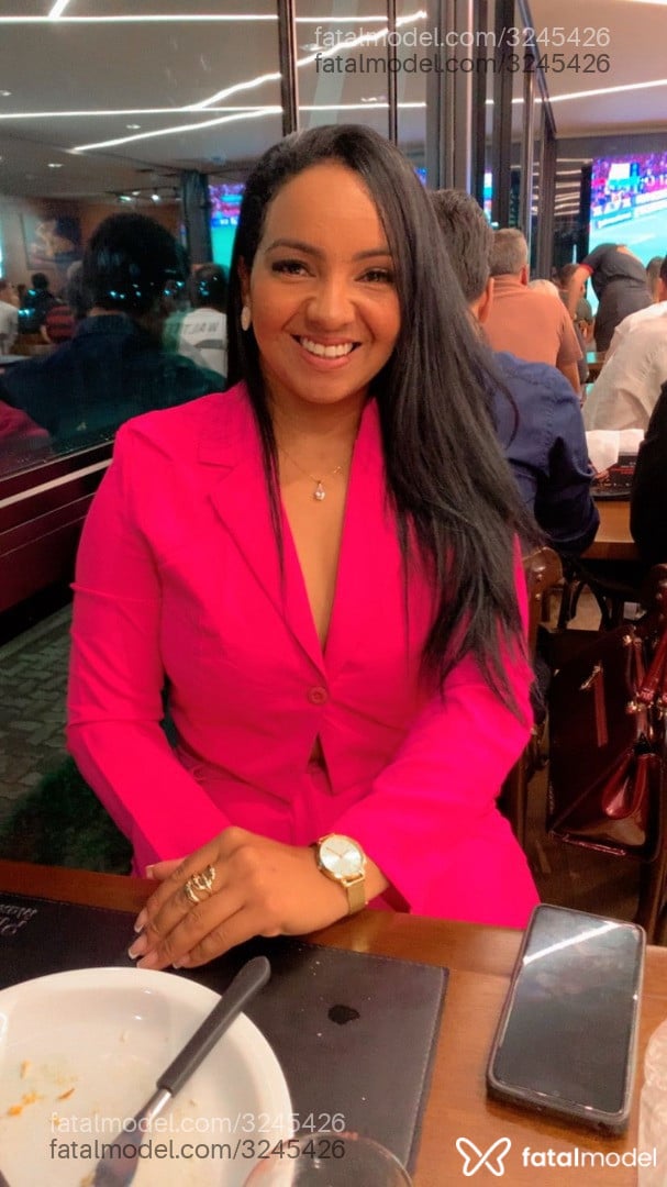 Acompanhante mulher morena (o) de olhos pretos em Santos - Xenna Pires