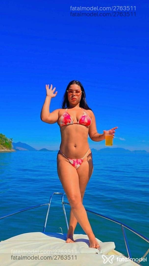 Acompanhante mulher morena (o) de olhos castanhos - Bruna