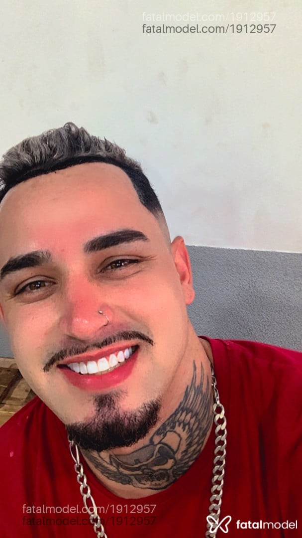 Acompanhante homem morena (o) de olhos mel em Joinville Acompanhante homem morena (o) de olhos mel em Joinville - Gabriel Trindade