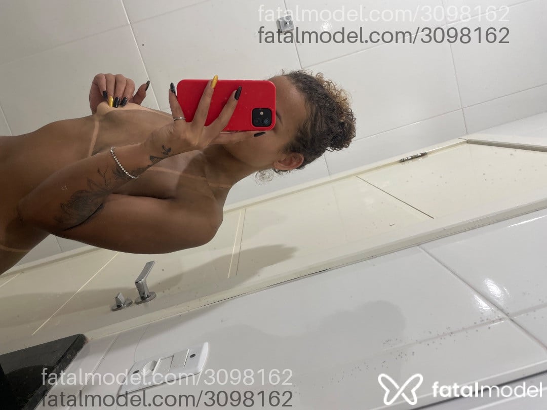 Acompanhante mulher com cabelo castanho de olhos castanhos em Foz do Iguaçu - Chris