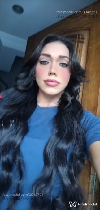 Acompanhante mulher com cabelo castanho de olhos mel em Vila Velha - Helena Nunes