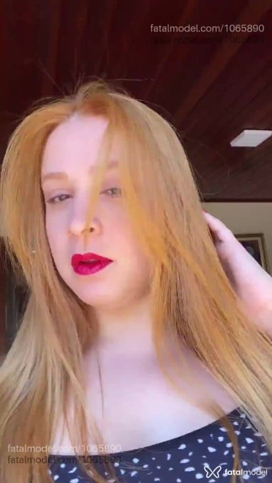 Acompanhante mulher ruiva (o) de olhos castanhos em Taubaté - Rebeca