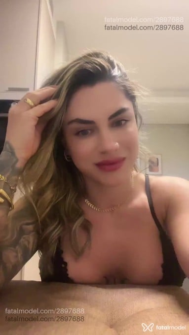 Acompanhante mulher loira (o) de olhos verdes em São Paulo Acompanhante mulher loira (o) de olhos verdes em São Paulo - Júlia Braga