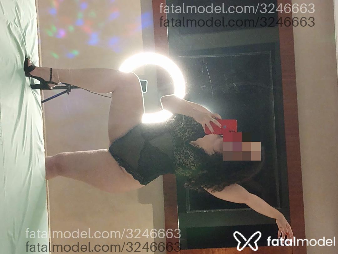 Acompanhante mulher com cabelo castanho de olhos castanhos em Virtual Acompanhante mulher com cabelo castanho de olhos castanhos em Virtual - Pérola