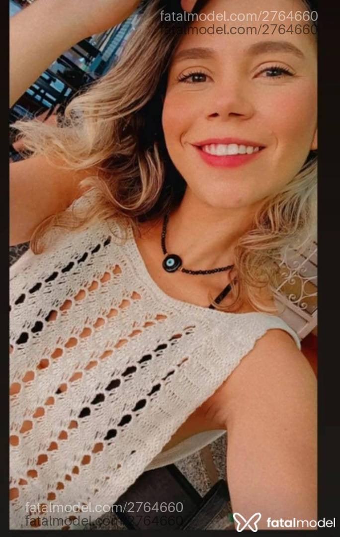 Acompanhante mulher loira (o) de olhos castanhos - Talia