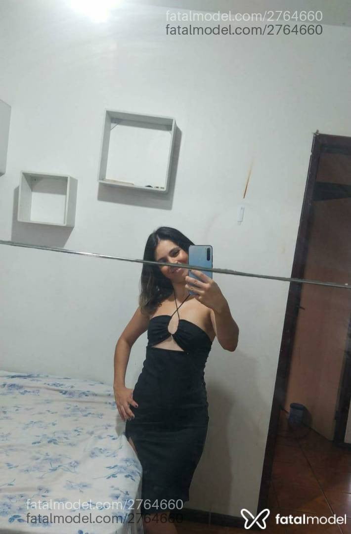 Acompanhante mulher loira (o) de olhos castanhos - Talia