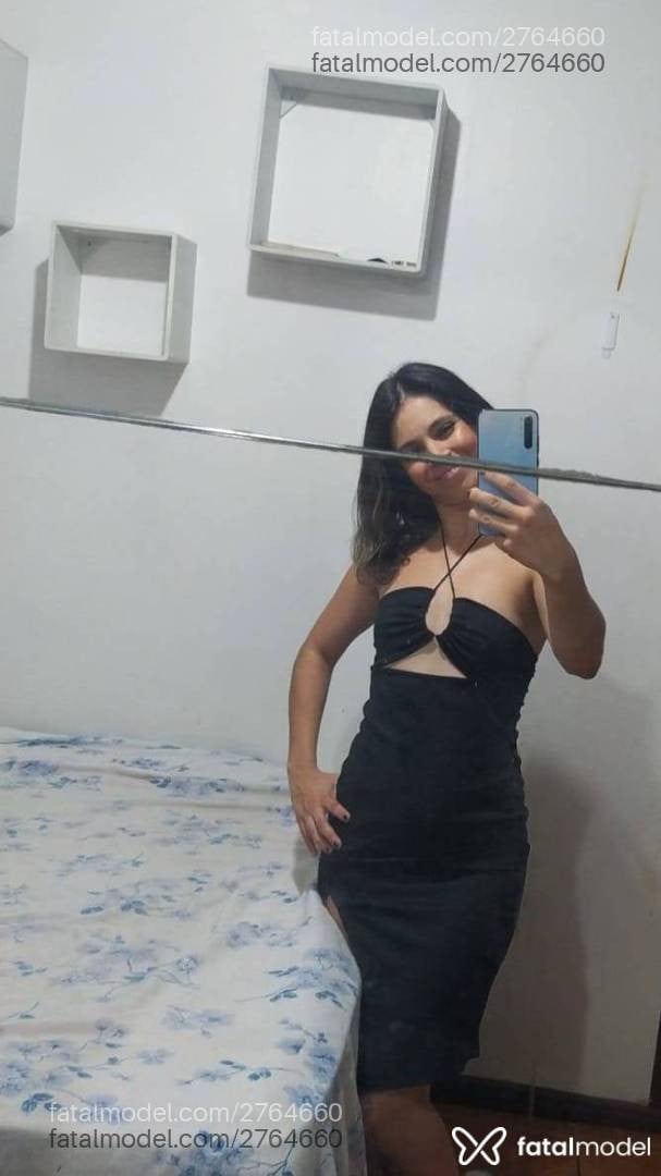 Acompanhante mulher loira (o) de olhos castanhos - Talia