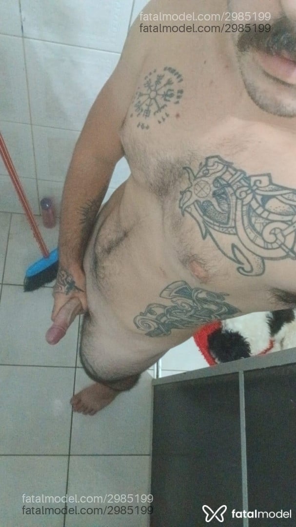 Acompanhante homem morena (o) de olhos pretos em Canoas Acompanhante homem morena (o) de olhos pretos em Canoas - Matheus