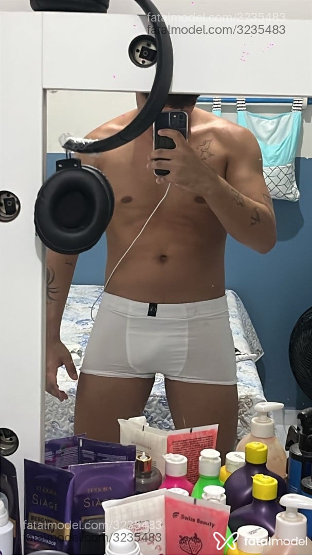 Acompanhante homem com cabelo castanho de olhos castanhos em Fortaleza - Gabriel