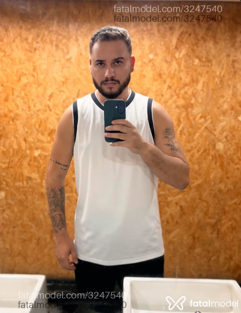 Acompanhante homem com cabelo castanho de olhos castanhos em Belo Horizonte - Max Vitor