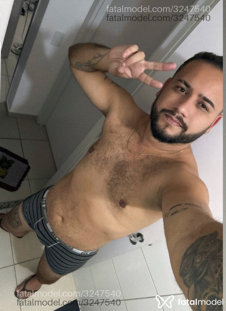 Acompanhante homem com cabelo castanho de olhos castanhos em Belo Horizonte - Max Vitor