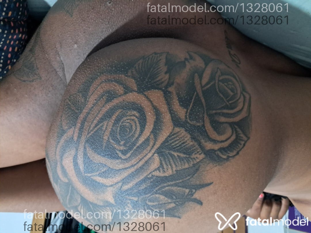 Acompanhante mulher trans com cabelo colorido de olhos castanhos em Ribeirão Preto - Morrena