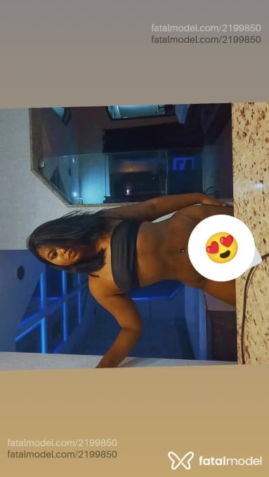 Acompanhante mulher morena (o) de olhos pretos em Rio de Janeiro - Larissa