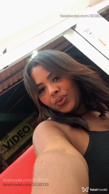 Acompanhante mulher com cabelo castanho de olhos pretos em Serra do Salitre - Lorraine