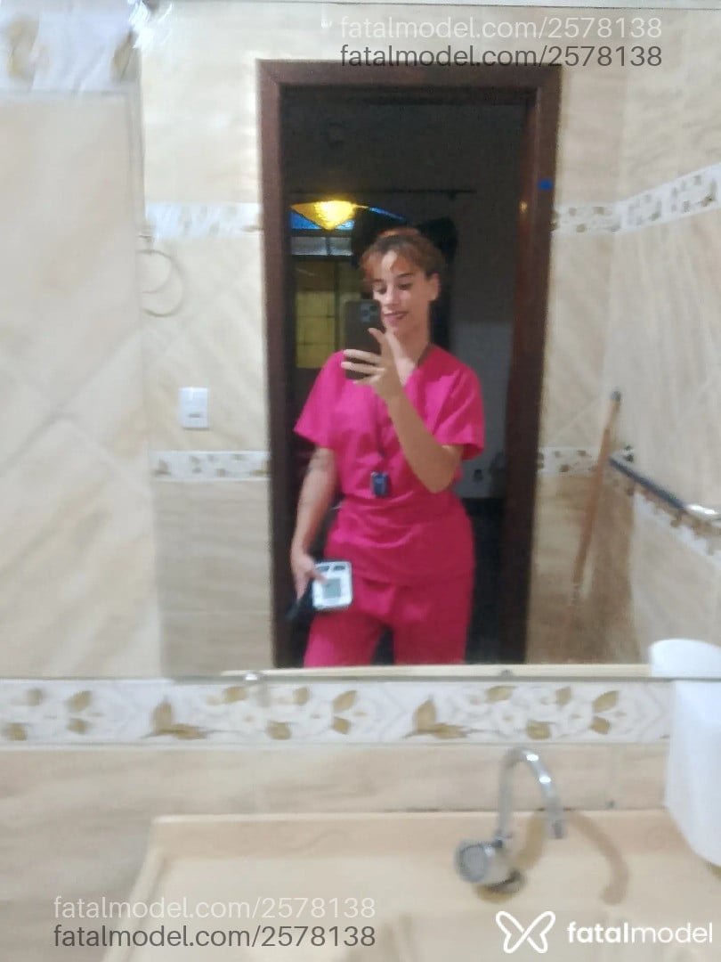 Acompanhante mulher ruiva (o) de olhos castanhos em Virtual - Ruivinhadisponível