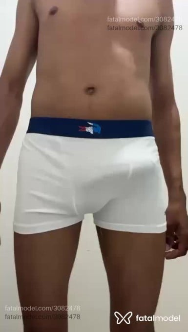 Acompanhante homem com cabelo castanho de olhos castanhos em Erechim - Alexandre