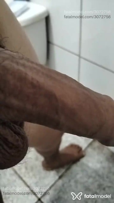 Acompanhante homem com cabelo castanho de olhos castanhos - Jhony