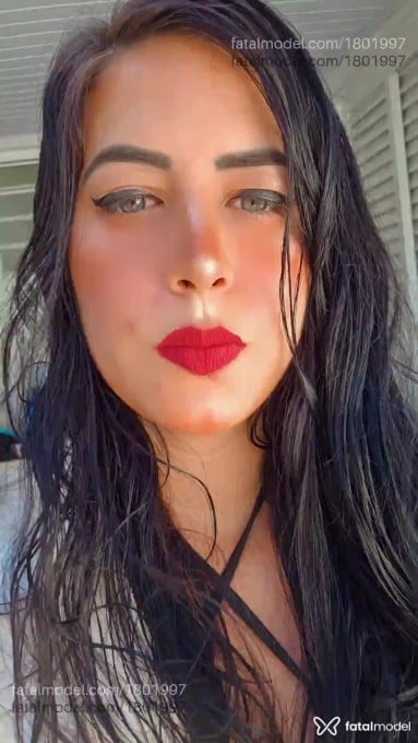Acompanhante mulher morena (o) de olhos azuis em Marília - Clara