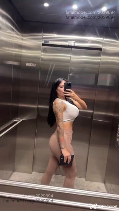 Acompanhante mulher morena (o) de olhos verdes em São Paulo - Giovanna