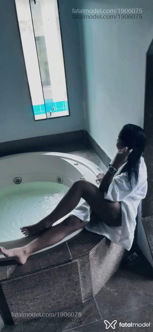 Acompanhante mulher morena (o) de olhos pretos em Rio de Janeiro - Mandrakaa
