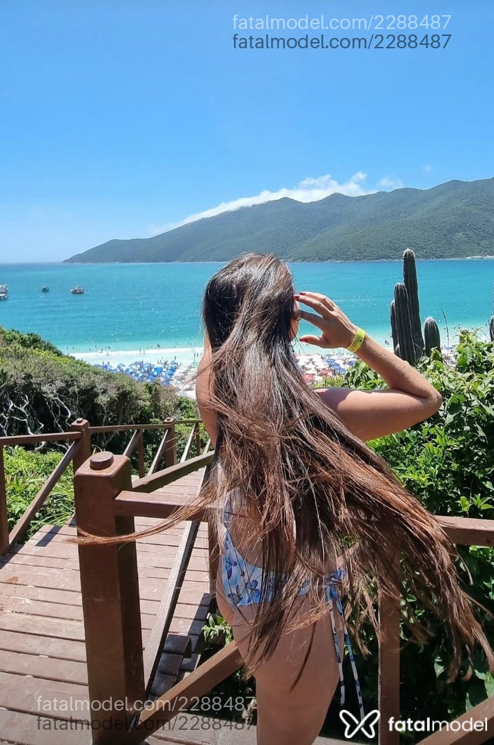 Acompanhante mulher com cabelo castanho de olhos castanhos em Brasília Acompanhante mulher com cabelo castanho de olhos castanhos em Brasília - Thaila Ferreira