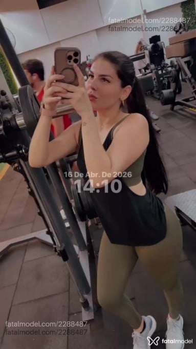 Acompanhante mulher com cabelo castanho de olhos castanhos em Brasília Acompanhante mulher com cabelo castanho de olhos castanhos em Brasília - Thaila Ferreira