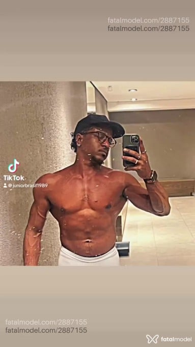 Acompanhante homem com cabelo castanho de olhos castanhos em São Paulo Acompanhante homem com cabelo castanho de olhos castanhos em São Paulo - Dom Mineiro
