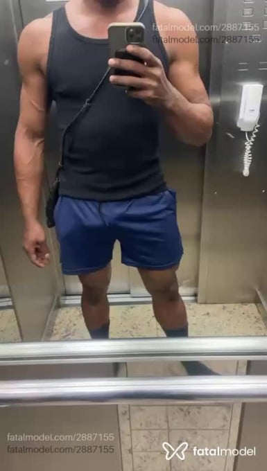 Acompanhante homem com cabelo castanho de olhos castanhos em São Paulo Acompanhante homem com cabelo castanho de olhos castanhos em São Paulo - Dom Mineiro