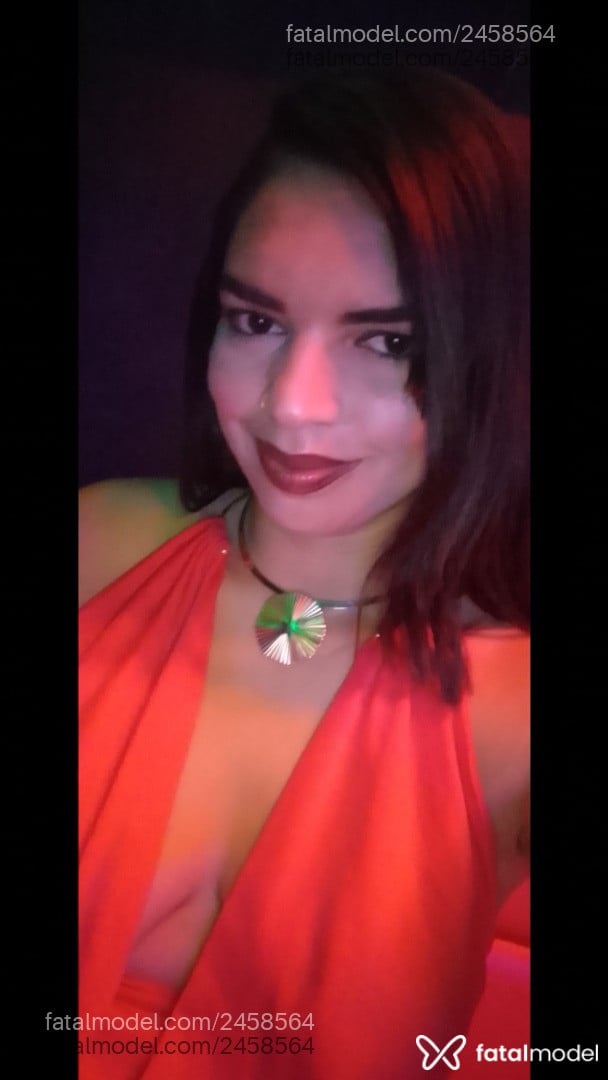 Acompanhante mulher com cabelo castanho de olhos castanhos em Vila Velha - úrsula