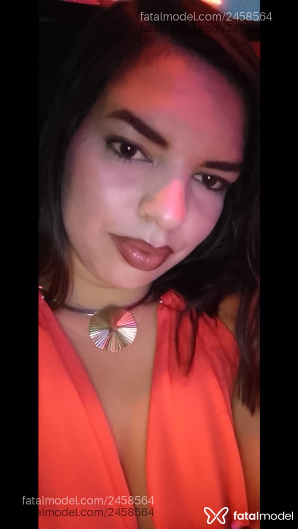 Acompanhante mulher com cabelo castanho de olhos castanhos em Vila Velha - úrsula