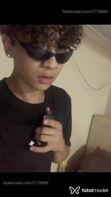 Acompanhante homem com cabelo castanho de olhos castanhos em Francisco Beltrão - Theus