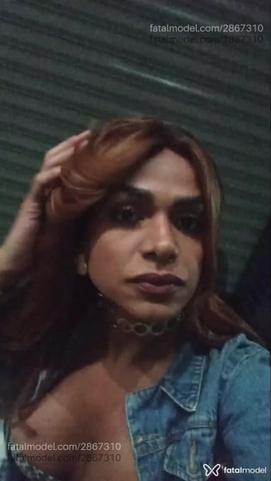 Acompanhante mulher trans loira (o) de olhos castanhos - Amanda Julha Paz