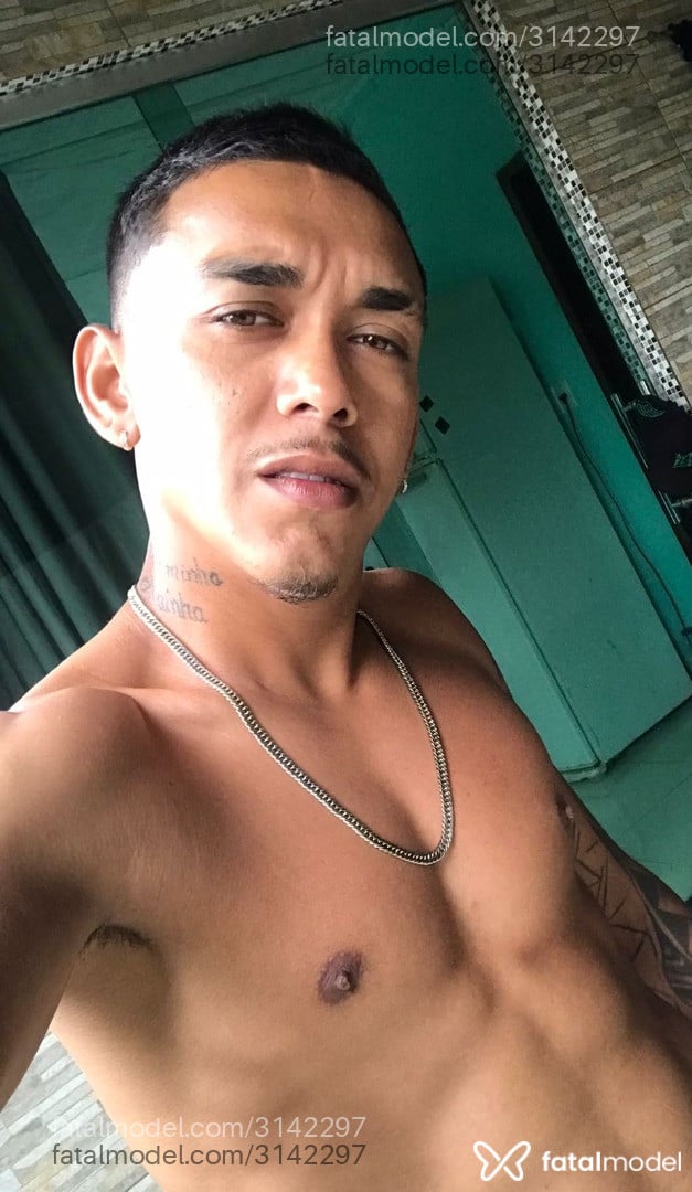 Acompanhante homem com cabelo castanho de olhos castanhos em Manaus Acompanhante homem com cabelo castanho de olhos castanhos em Manaus - Manoel