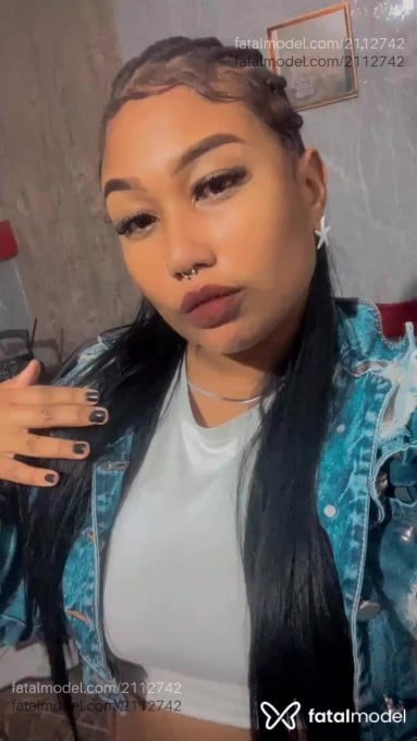 Acompanhante mulher com cabelo castanho de olhos pretos em Rio de Janeiro - Shellvyncereja