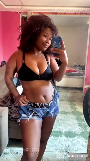 Acompanhante mulher com cabelo castanho de olhos pretos em Rio de Janeiro - Shellvyncereja