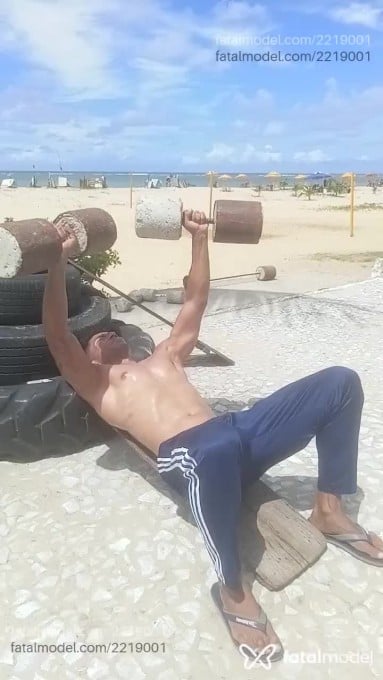 Acompanhante homem morena (o) de olhos castanhos - Energia Masculina Acompanhante homem morena (o) de olhos castanhos - Energia Masculina