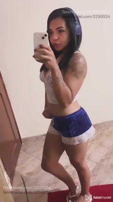 Acompanhante mulher morena (o) de olhos pretos - Carolzinha Acompanhante mulher morena (o) de olhos pretos - Carolzinha