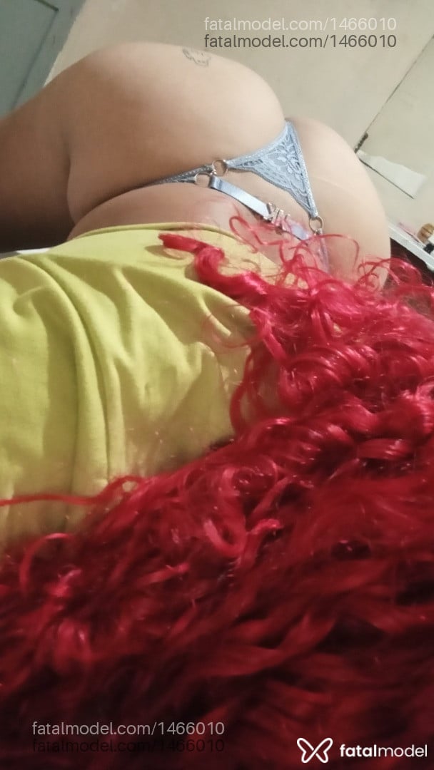 Acompanhante mulher ruiva (o) de olhos pretos - Tay Acompanhante mulher ruiva (o) de olhos pretos - Tay