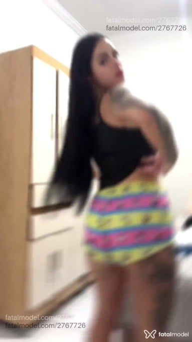 Acompanhante mulher morena (o) de olhos castanhos - Larissa Carvalho Acompanhante mulher morena (o) de olhos castanhos - Larissa Carvalho