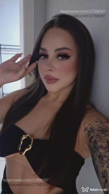 Acompanhante mulher com cabelo castanho de olhos mel em Curitiba - Sophia