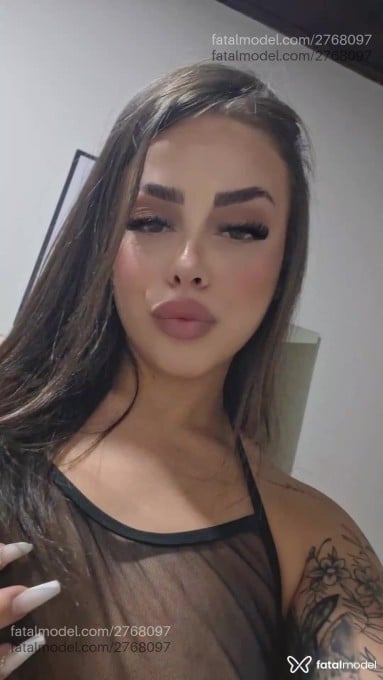 Acompanhante mulher com cabelo castanho de olhos mel em Curitiba - Sophia