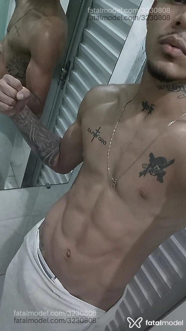 Acompanhante homem com cabelo castanho de olhos castanhos em Florianópolis - Zpecx