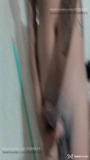 Acompanhante homem com cabelo castanho de olhos pretos - Baiano Acompanhante homem com cabelo castanho de olhos pretos - Baiano